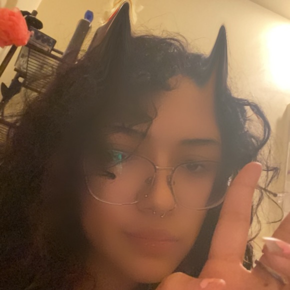 Meet your Posher, Julie - Picture 1 of 1